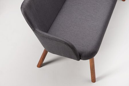 Polsterbank mit Massivholzbeinen