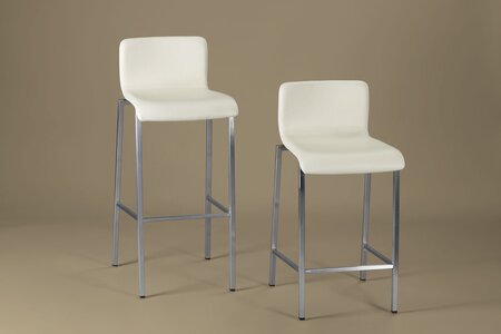 Barstuhl mit Edelstahlgestell und Echtleder bezogen