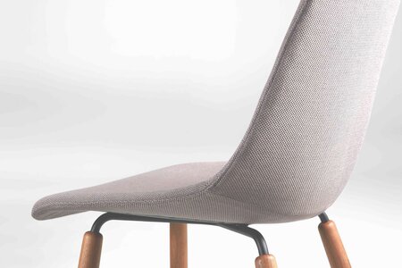 Polsterstuhl LINN von solid.